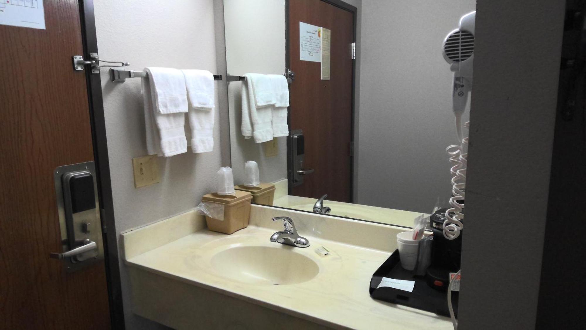 Super 8 By Wyndham Claremore Ok Εξωτερικό φωτογραφία